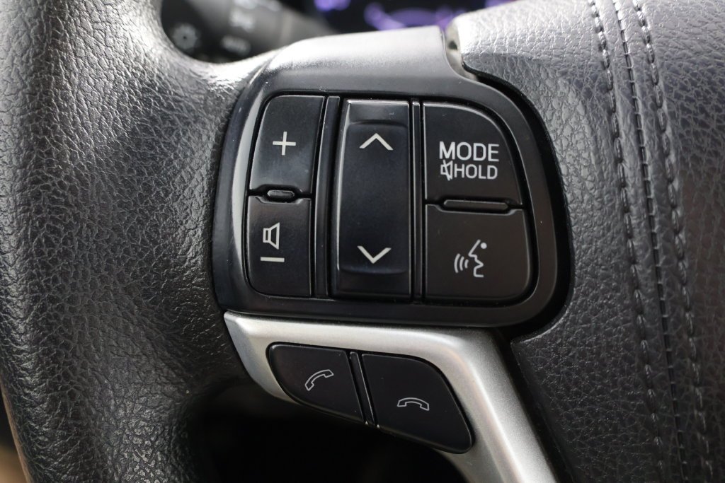 2017 Toyota Highlander LE - Photo 11