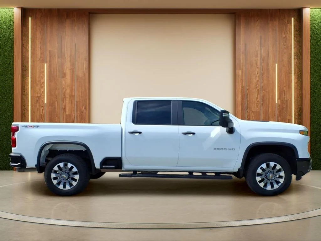 Used 2024 White Chevrolet Custom image 36
