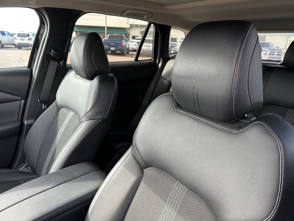 2023 Mazda CX-50 2.5 Preferred Plus photo 2