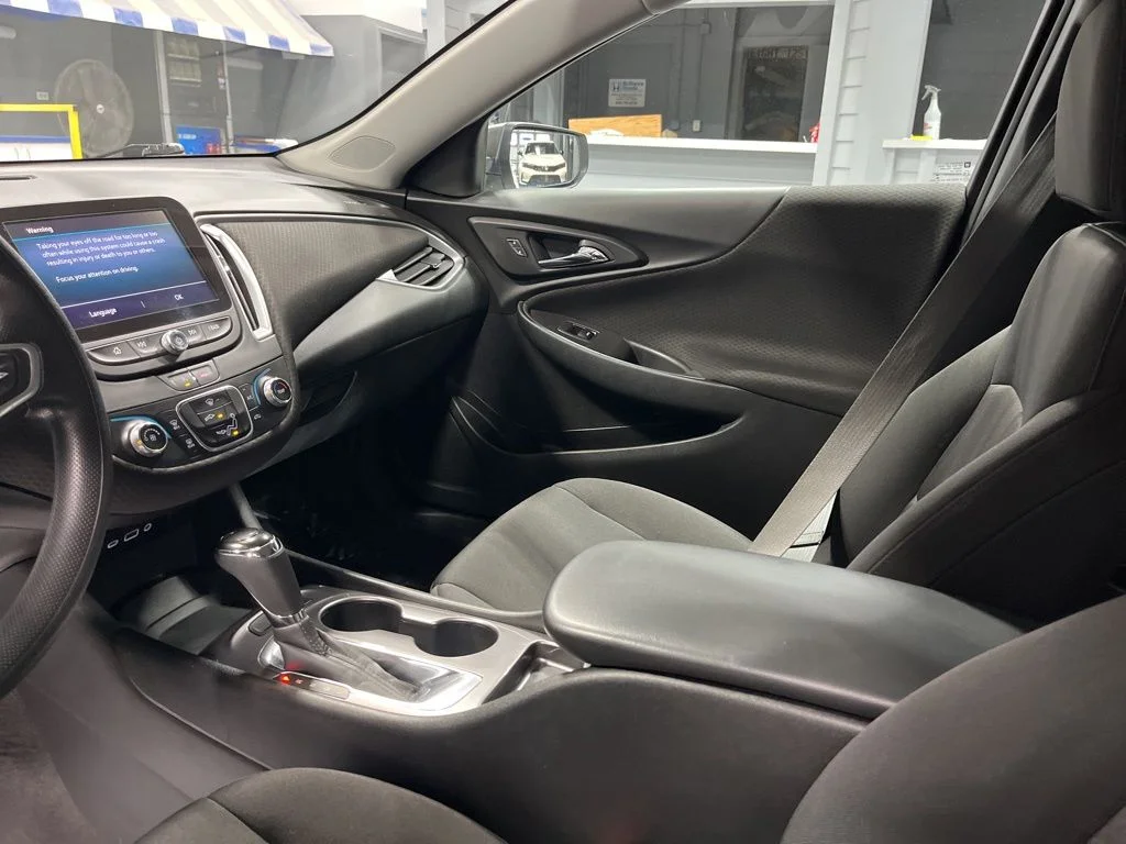 Used 2020 Summit White Chevrolet LS image 14