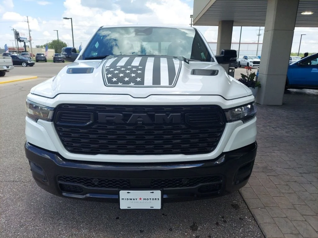 New 2026 Bright White Clear-Coat Exterior Paint RAM Big Horn/Lone Star image 2
