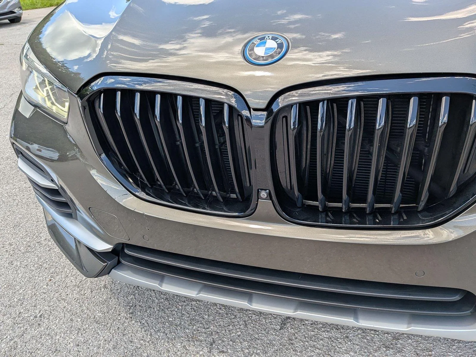 Used 2022 Manhattan Green Metallic BMW xDrive45e image 14
