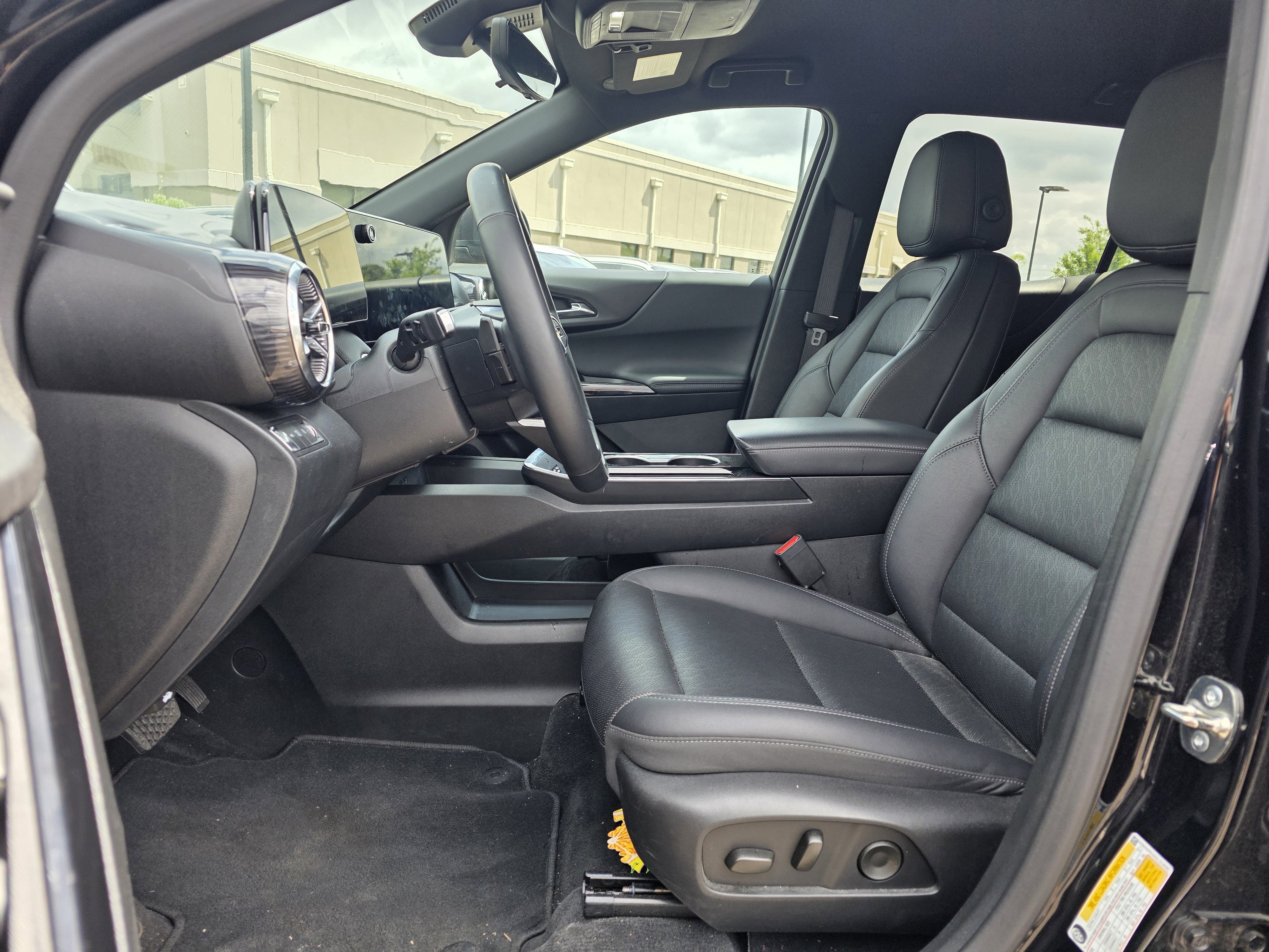 Used 2025 Mosaic Black Metallic Chevrolet AWD LT image 13
