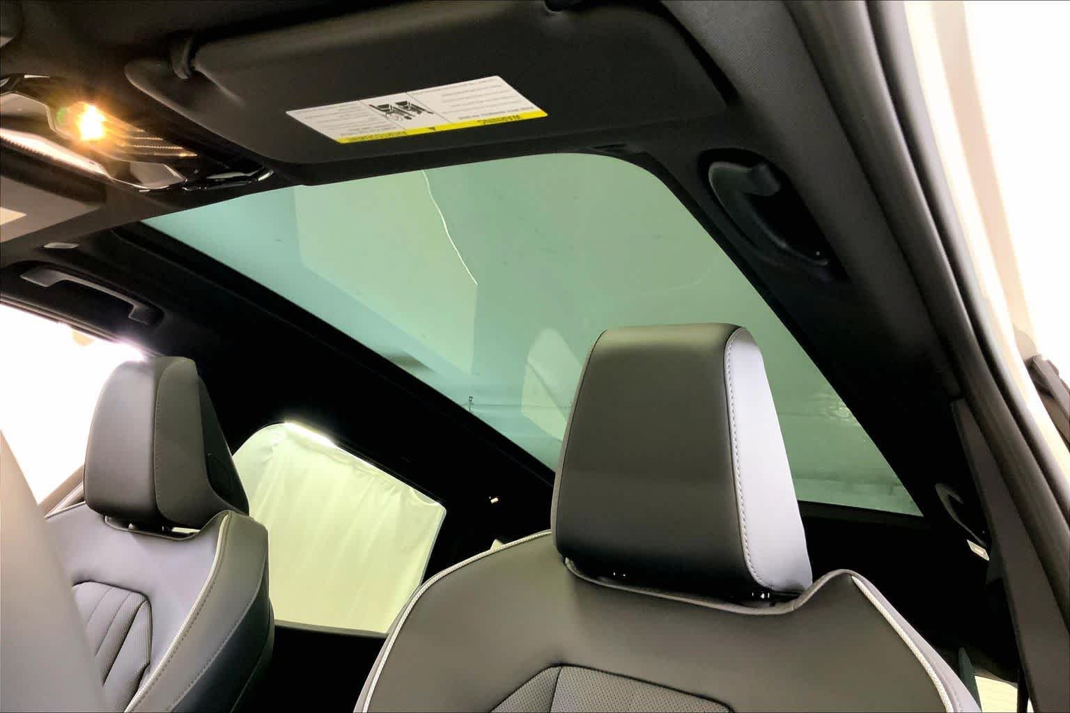 New 2026 Dune Grey Metallic BMW M50 xDrive image 19