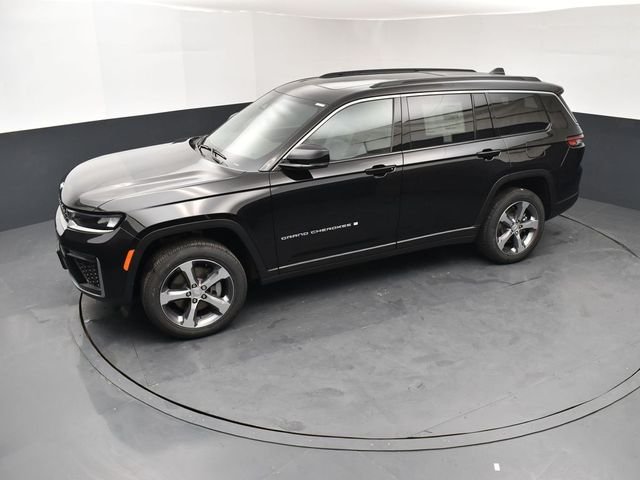 New 2026 Diamond Black Crystal Pearl-Coat Exterior Paint Jeep Limited image 15