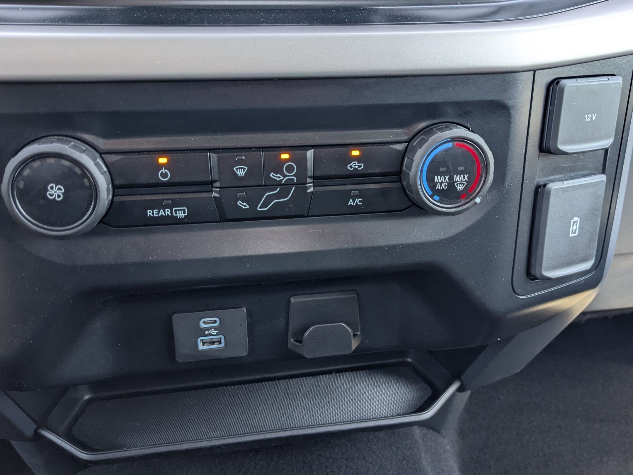 Used 2023 Oxford White Ford XLT image 24