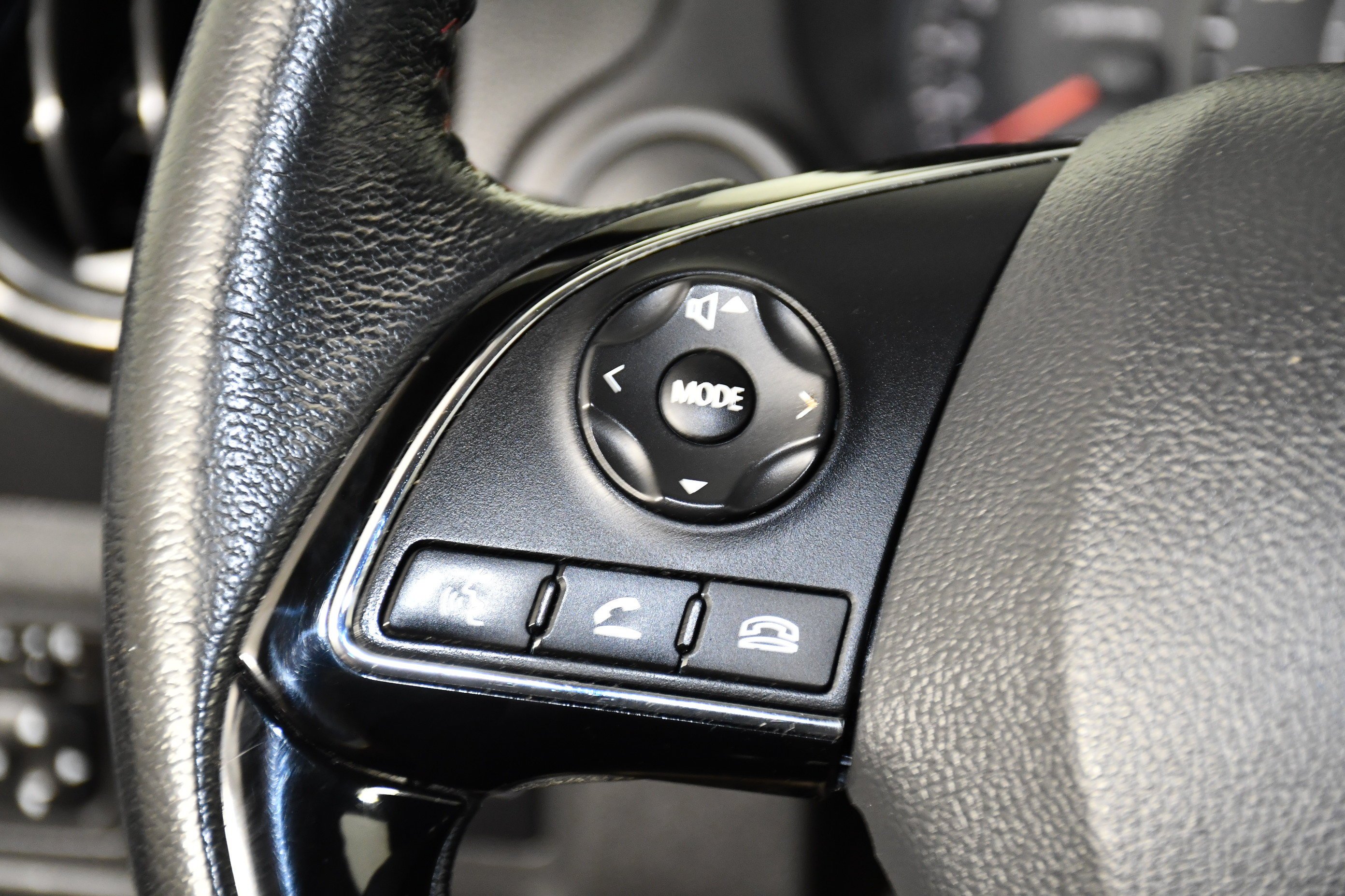 Used 2022 White Mitsubishi Black Edition image 20