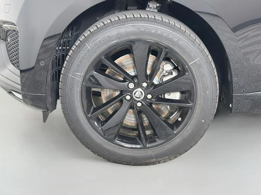 New 2026 Santorini Black Metallic Jaguar P250 R-Dynamic S image 33