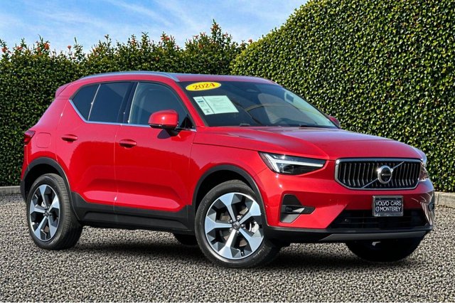 2024 Volvo XC40 B5 Plus Bright Theme