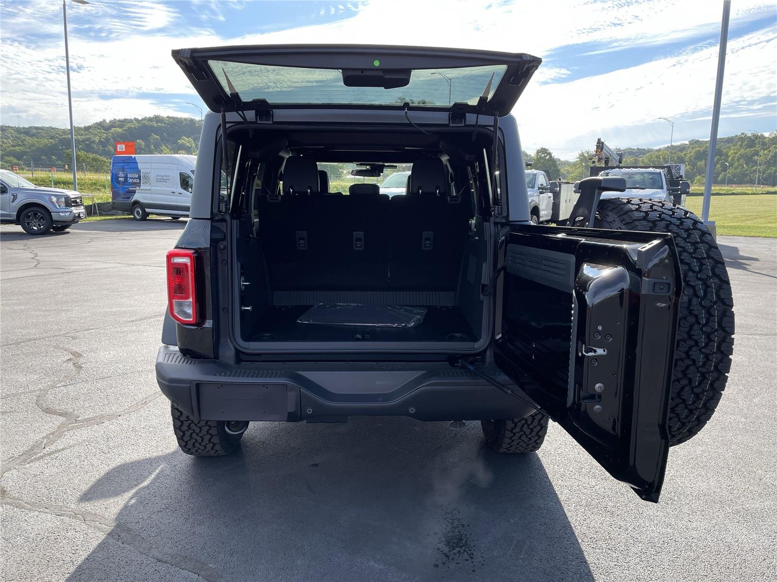 New 2025 Shadow Black Ford Big Bend® image 40