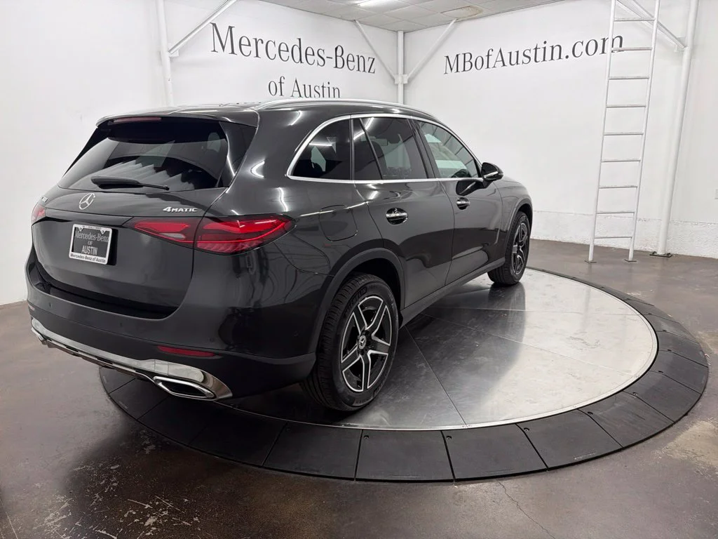 New 2027 Gray Mercedes-Benz GLC 300 image 7