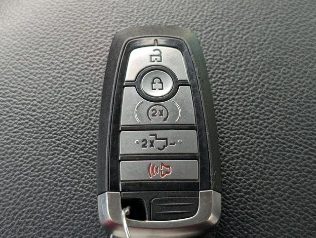 Used 2022 Black Ford Lariat image 35