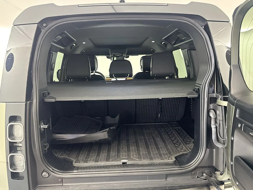 Used 2024 Green Land Rover X image 27