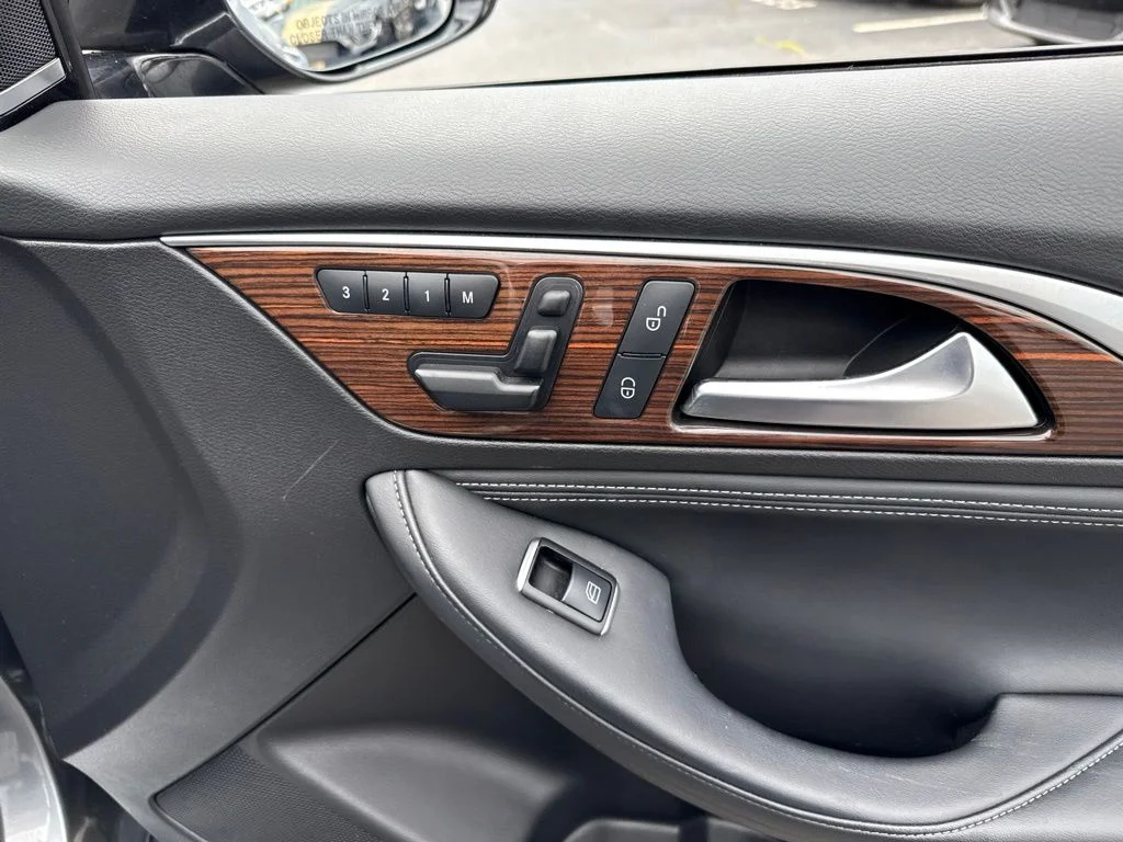 Used 2017 Graphite Shadow INFINITI Premium image 34