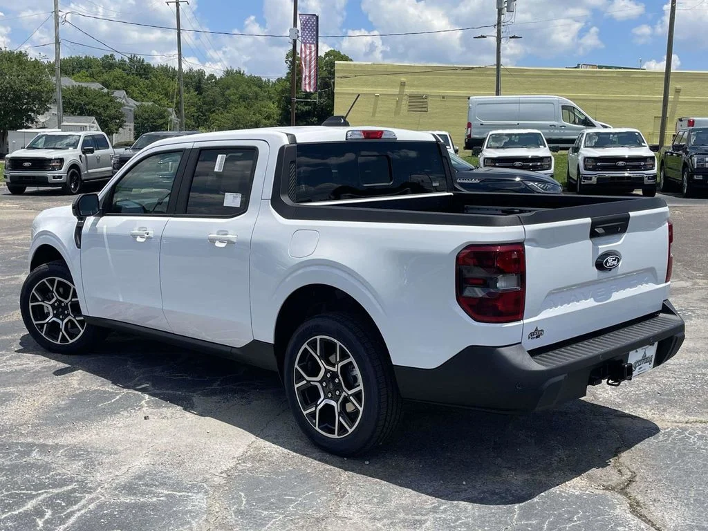 New 2026 Oxford White Ford Lariat® image 5