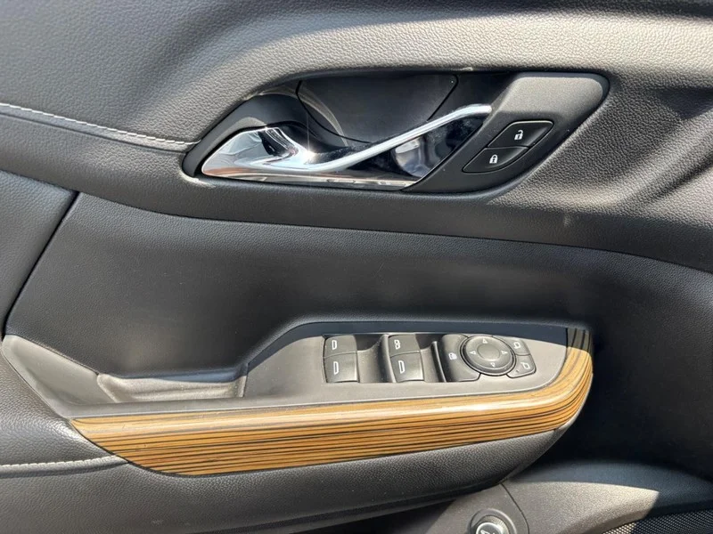 2021 GMC Acadia SLE - Photo 9