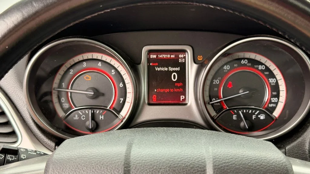 Used 2020 Red Dodge Crossroad image 18