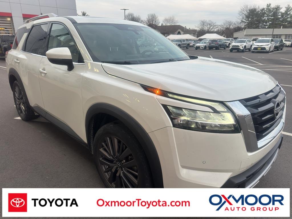 2023 Nissan Pathfinder SL