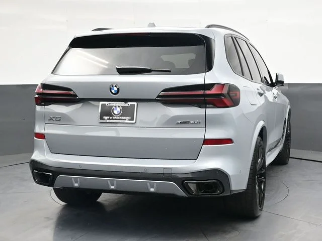 Used 2026 Gray BMW xDrive40i image 4