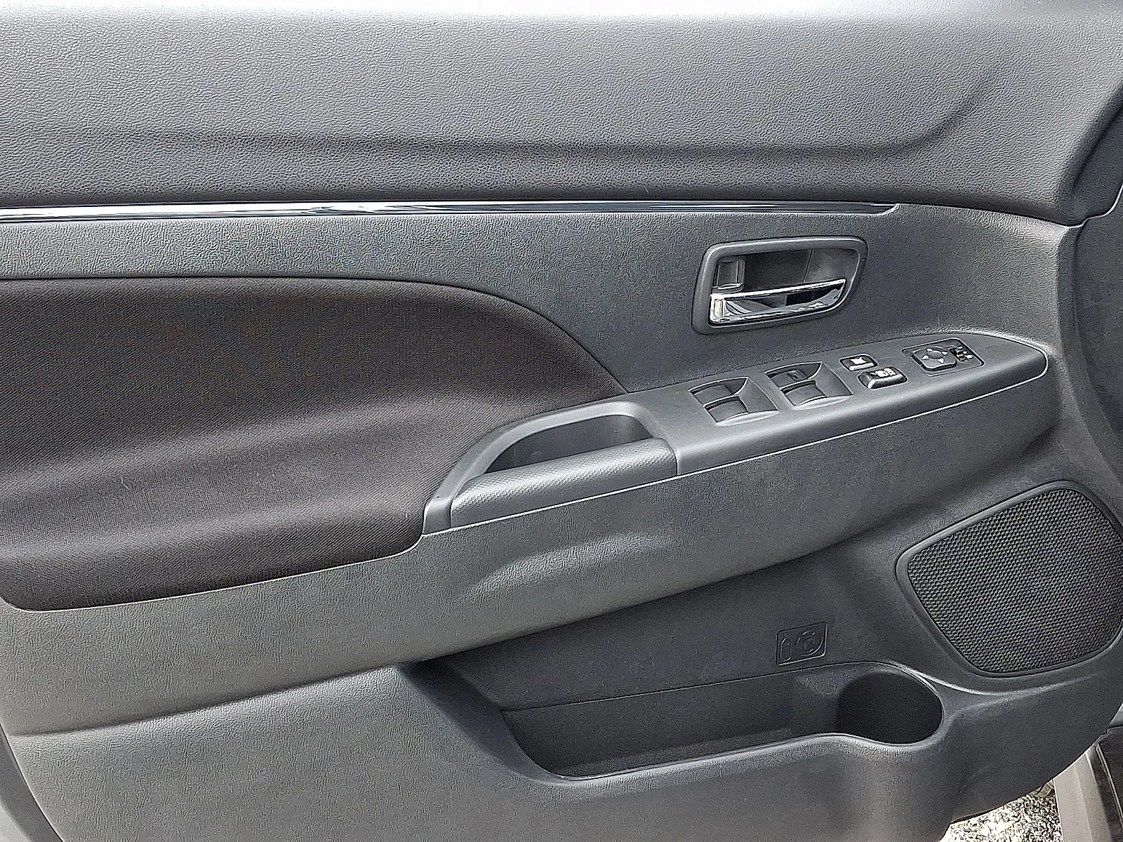 New 2026 Gray Mitsubishi 2.0 LE image 13