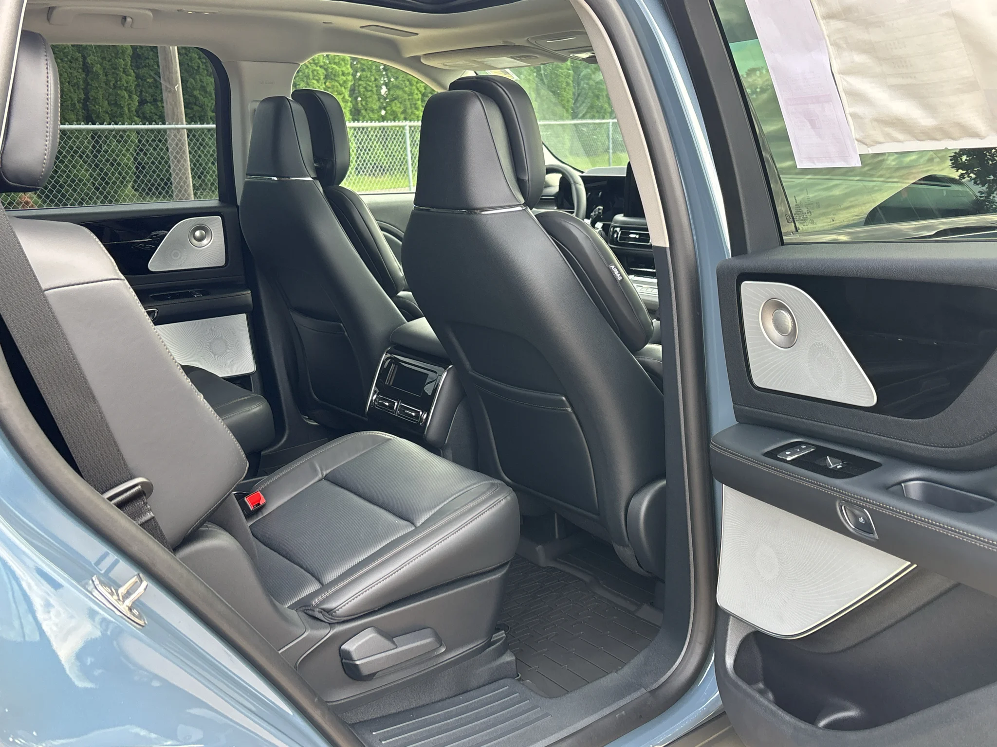 New 2026 Whisper Blue Metallic Clearcoat Lincoln Reserve® image 14