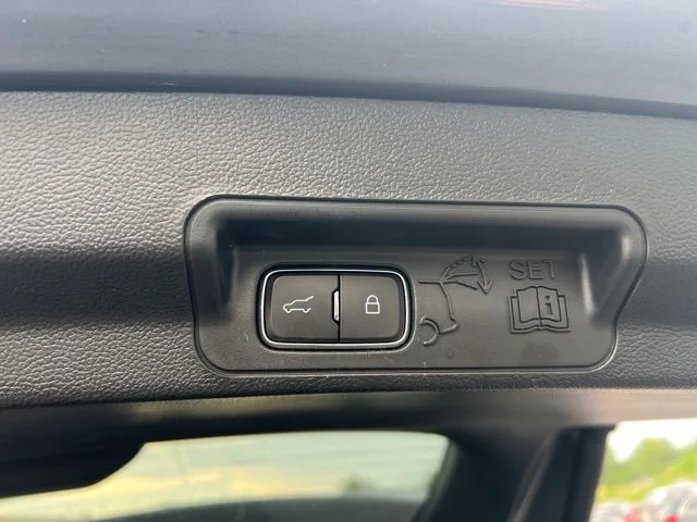 Used 2023 Gray Ford XLT image 29