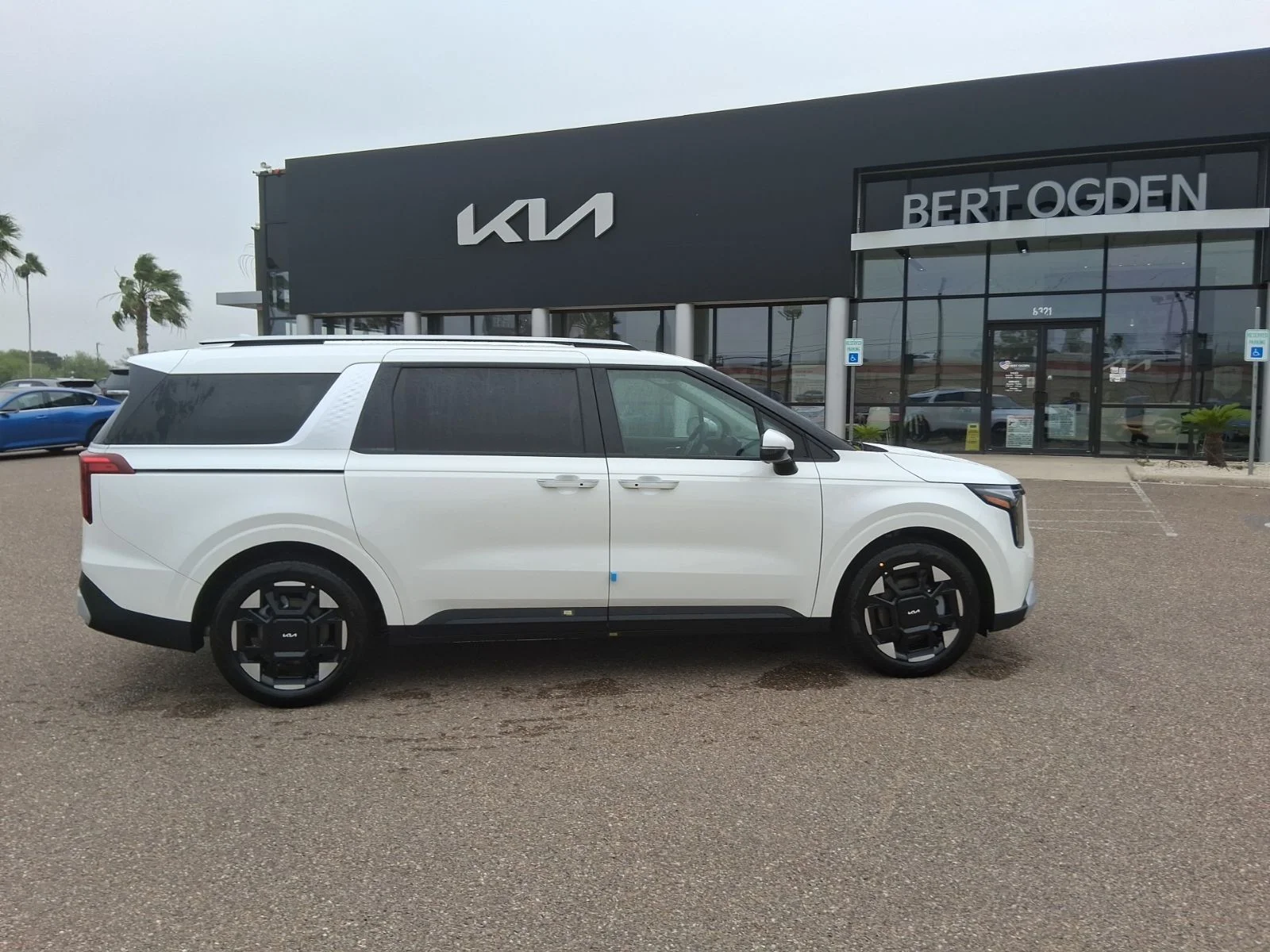New 2026 White Kia EX image 3