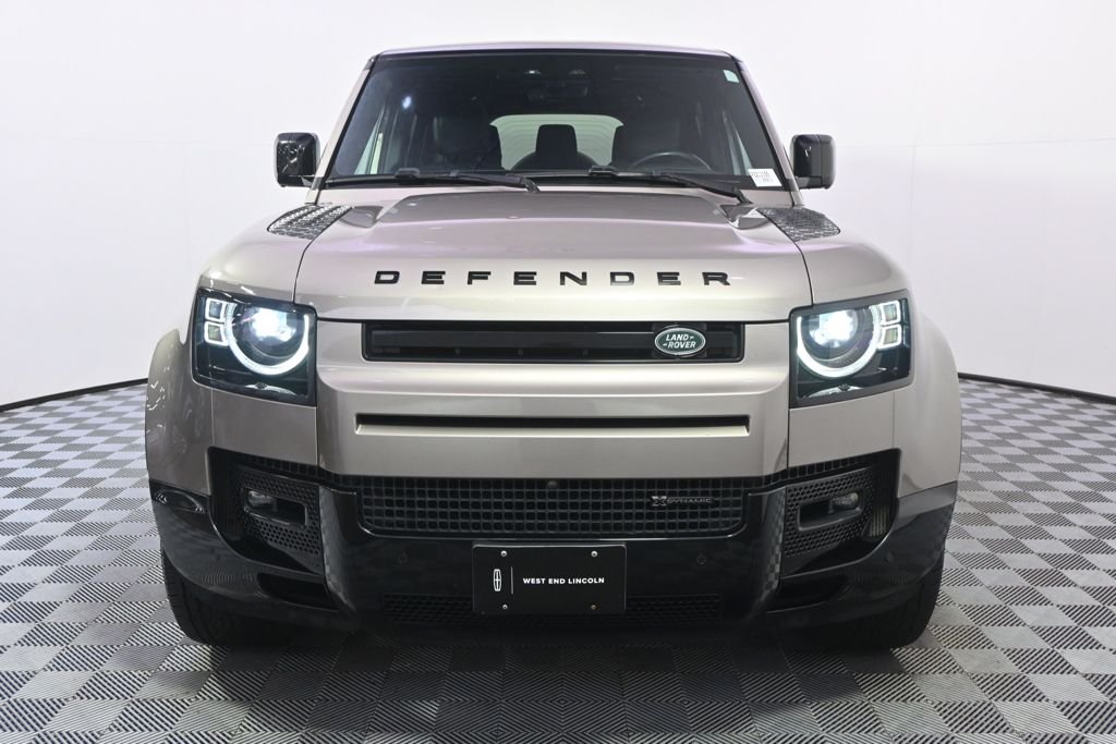 Used 2023  Land Rover X-Dynamic SE image 8