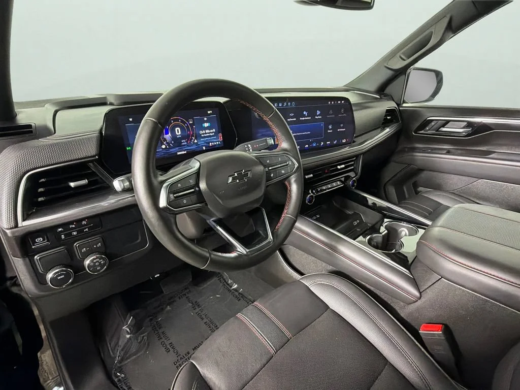 2025 Chevrolet Suburban RST - Photo 18