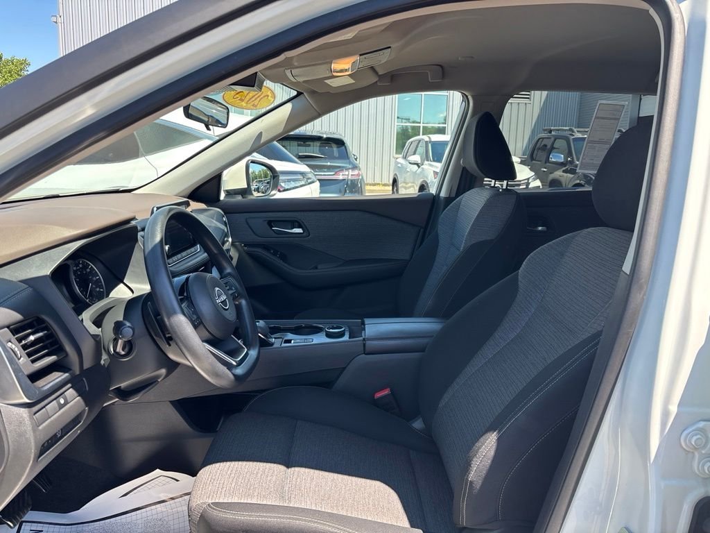 Used 2023 White Nissan SV image 18