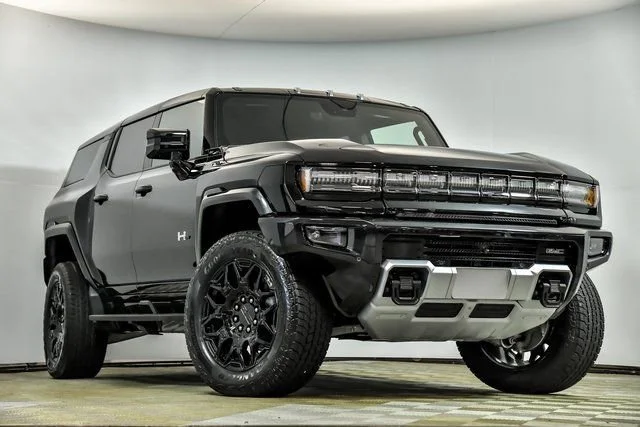 2026 GMC Hummer EV 2X SUV's photo
