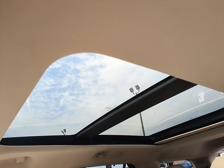 Used 2020 Red Metallic Ford Platinum image 30