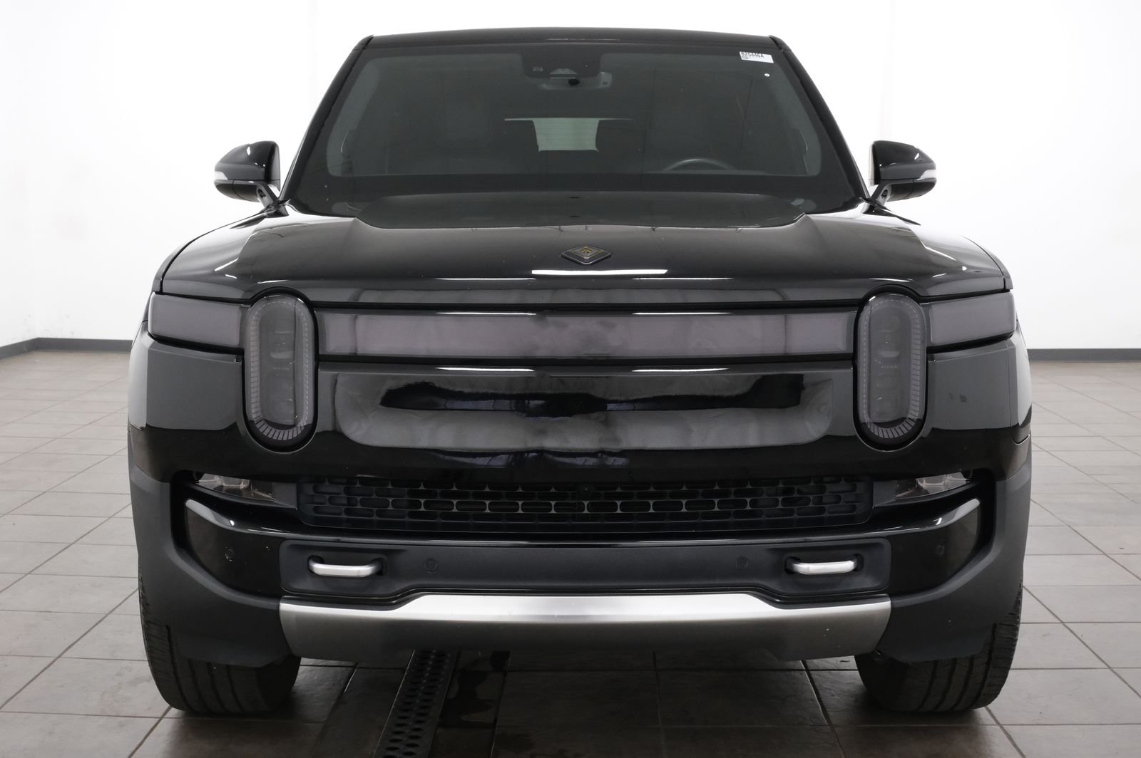 Used 2023 Midnight Rivian Adventure image 9