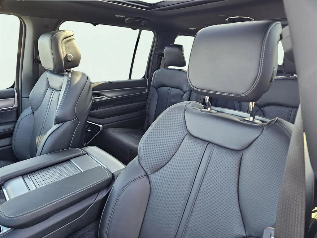 2026 Jeep Grand Wagoneer Limited Reserve - Photo 18