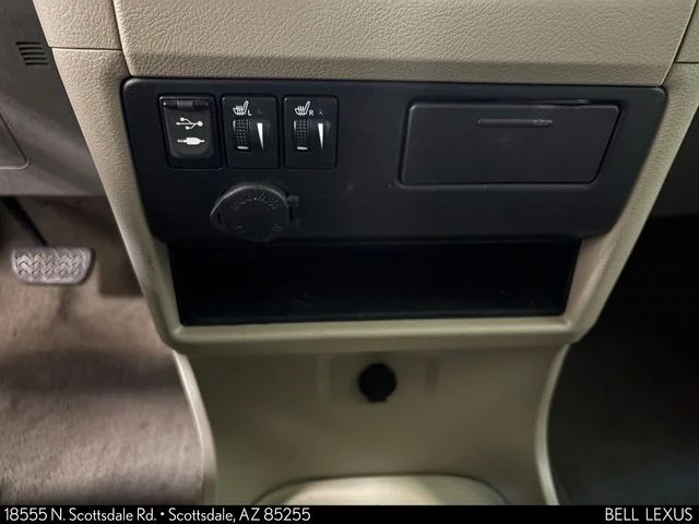 Used 2017  Toyota XLE image 15