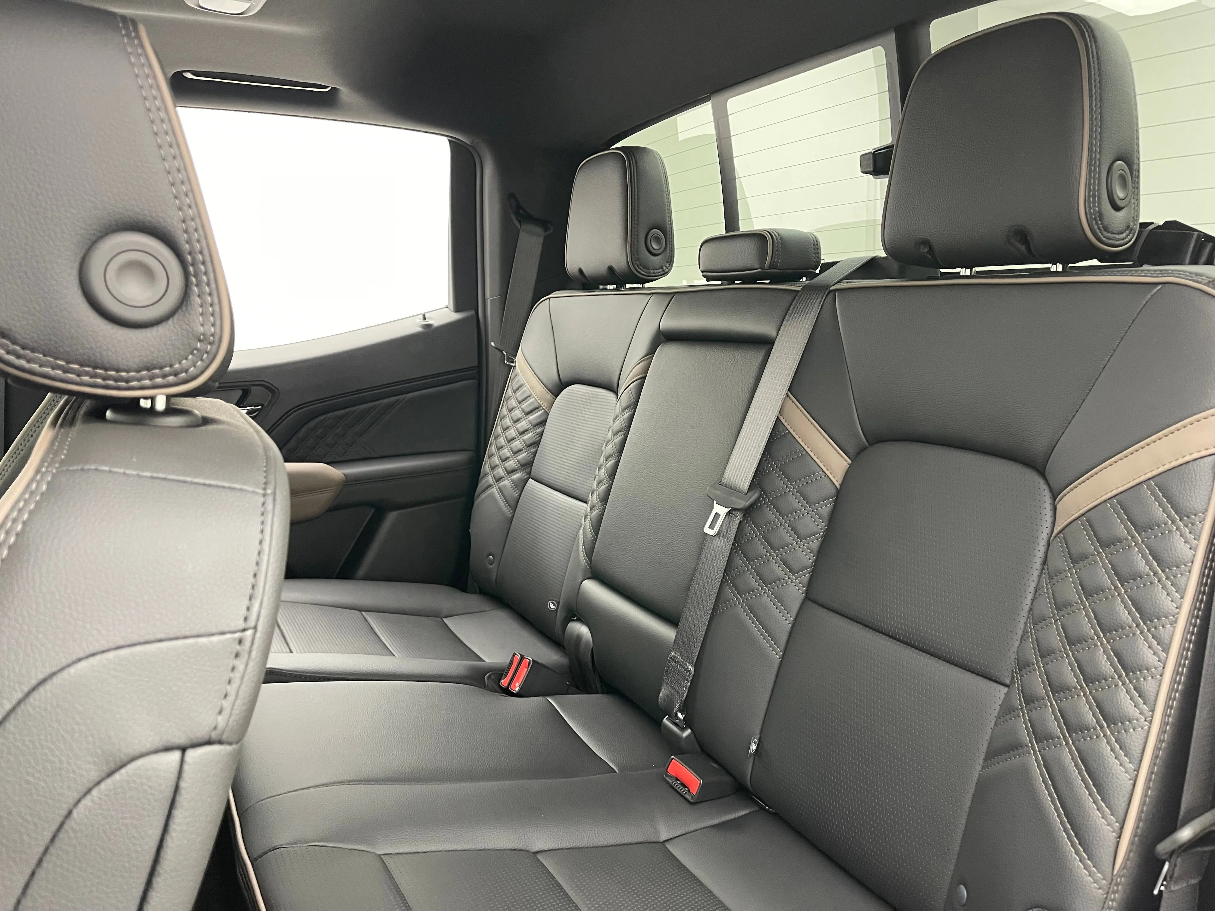 Used 2026 Summit White GMC Denali image 39