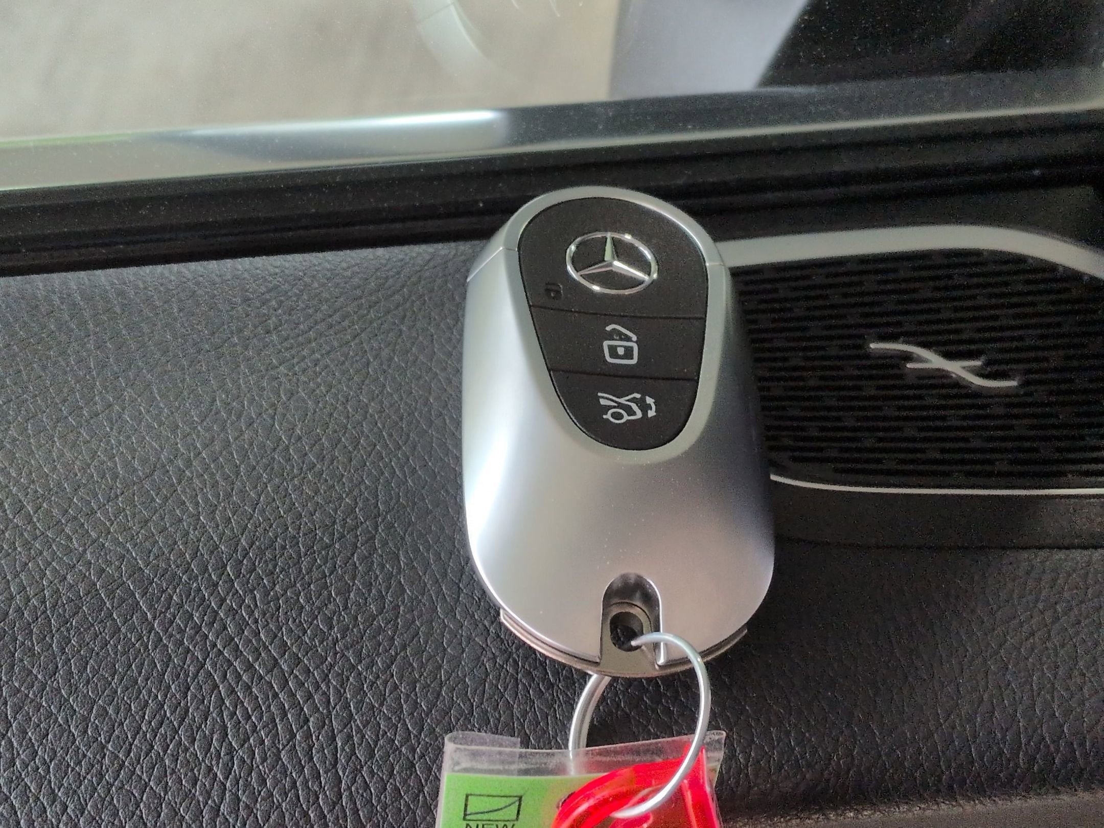 New 2026 MANUFAKTUR Alpine Grey Mercedes-Benz GLC 300 image 71
