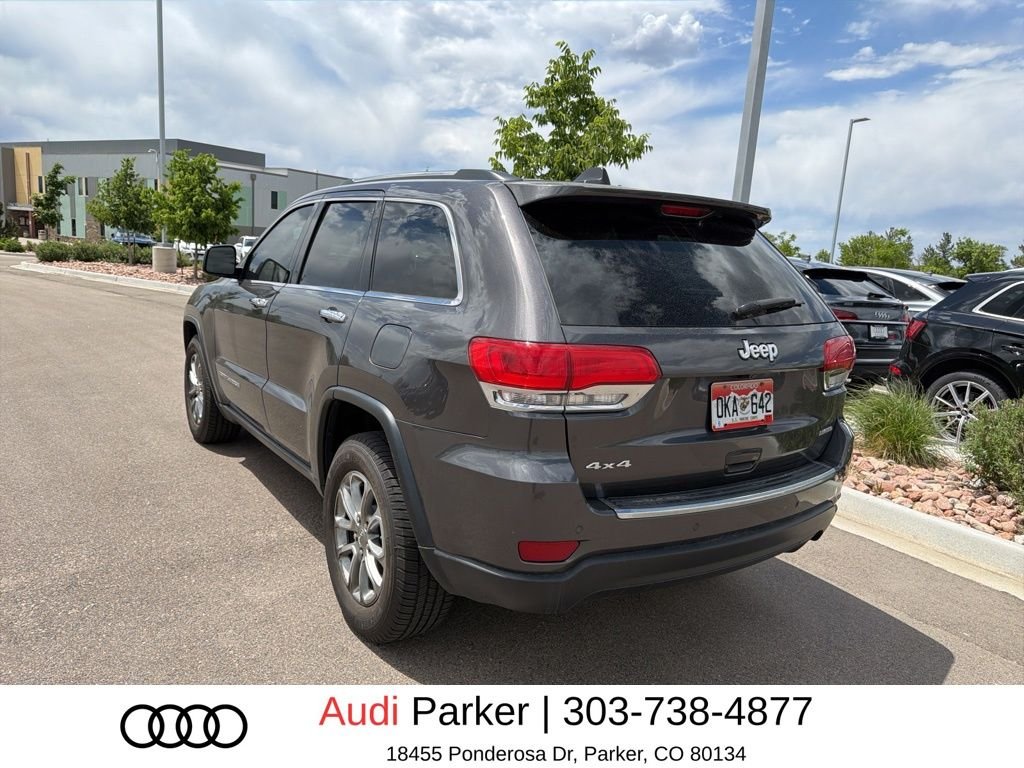 Used 2015 Gray Jeep Limited image 3
