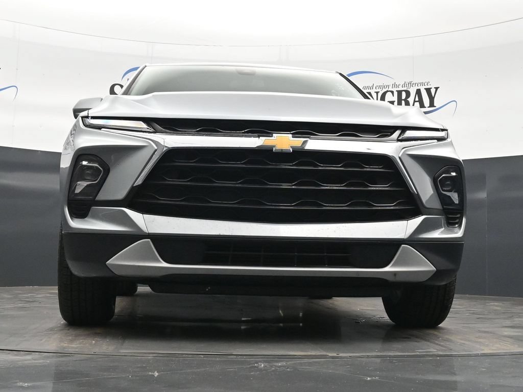 Used 2025 Sterling Gray Metallic Chevrolet 2LT image 27