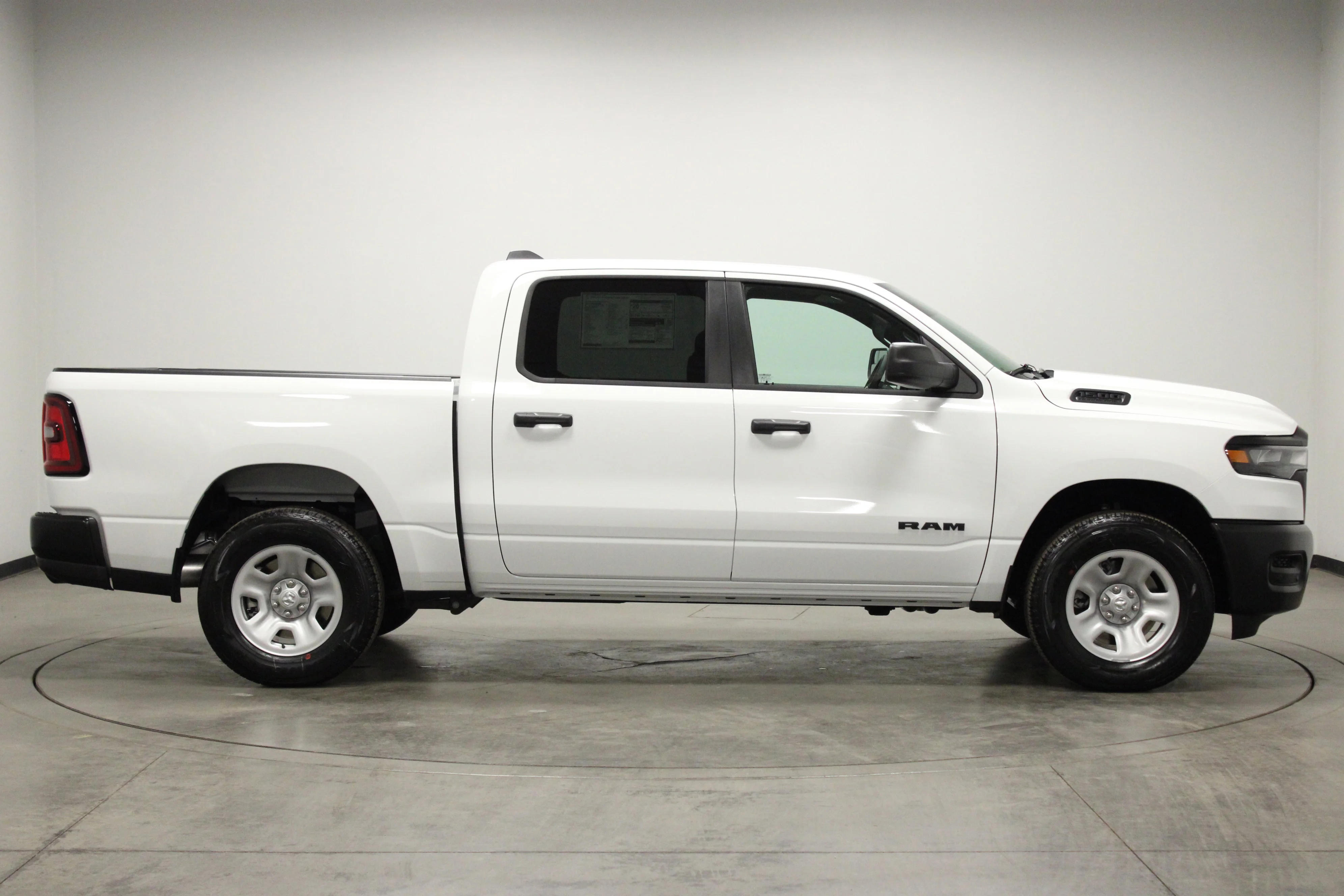 New 2026 Bright White Clear-Coat Exterior Paint RAM Tradesman image 9