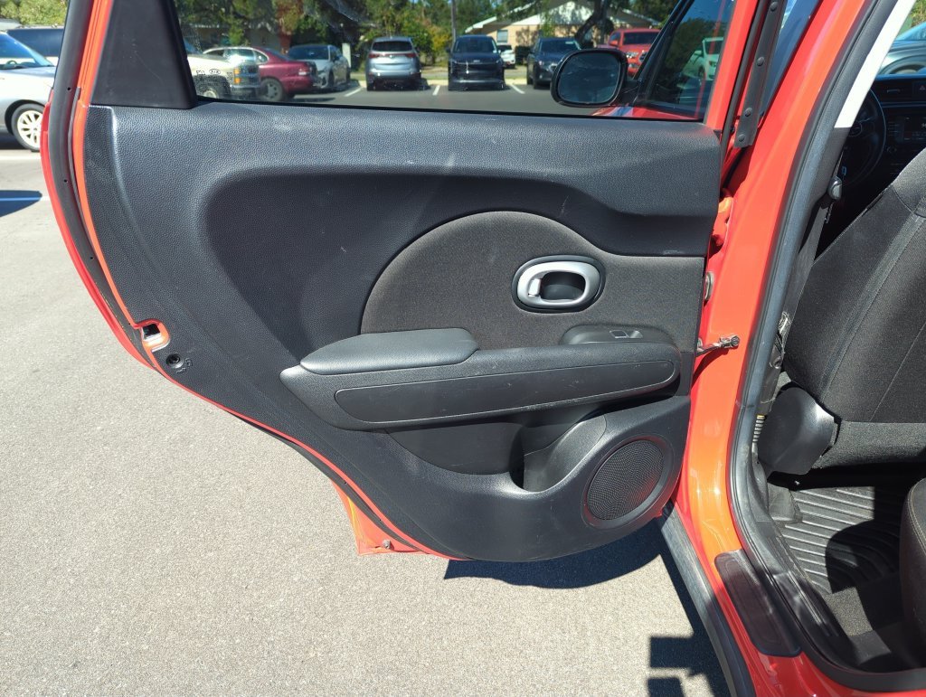 Used 2017 Red Kia Plus image 26