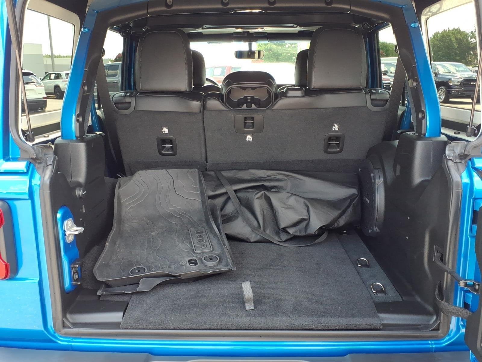 Used 2023 Hydro Blue Pearlcoat Jeep Sahara image 31