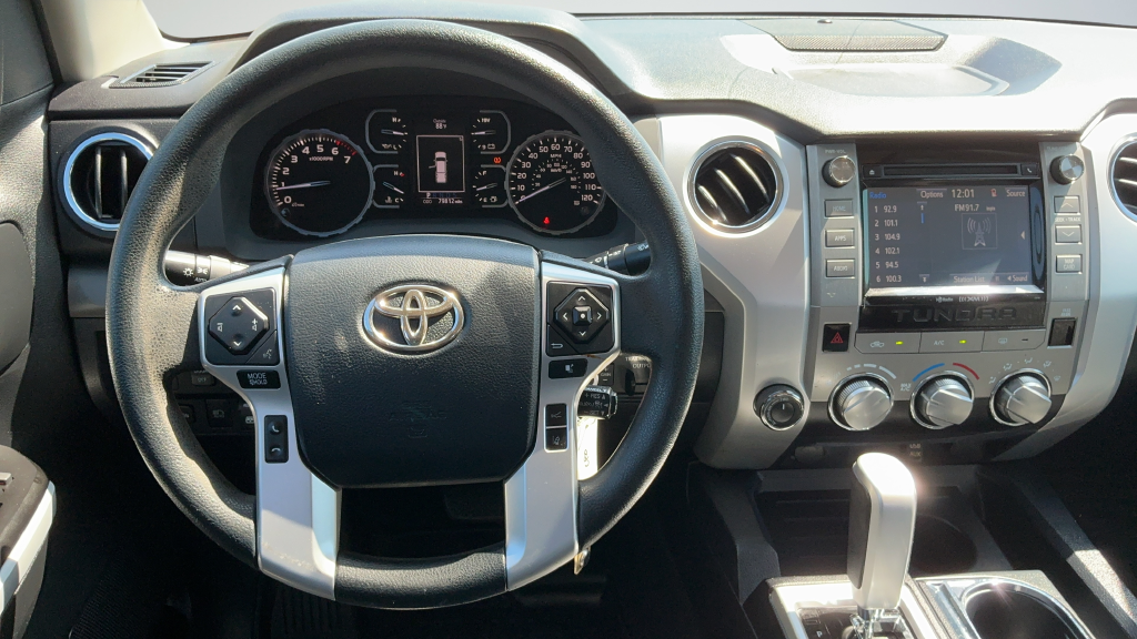 Used 2018 Gray Toyota SR5 image 9