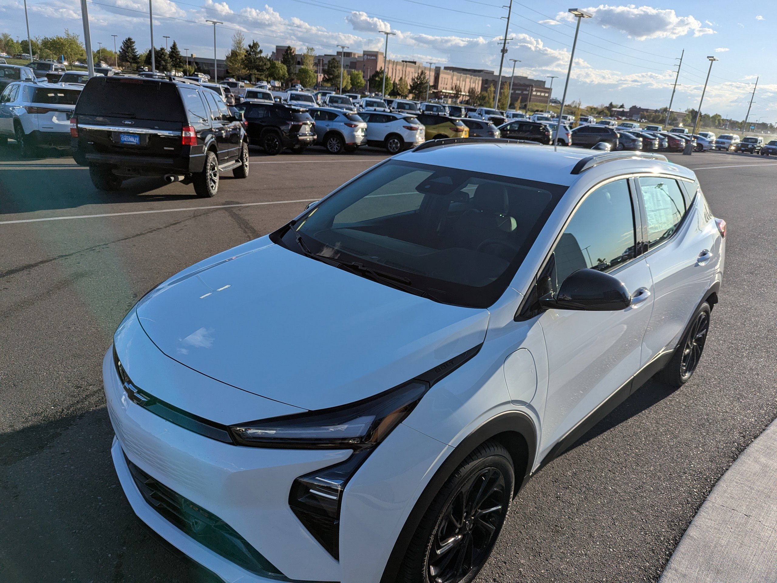 2027 Chevrolet Bolt RS - Photo 6