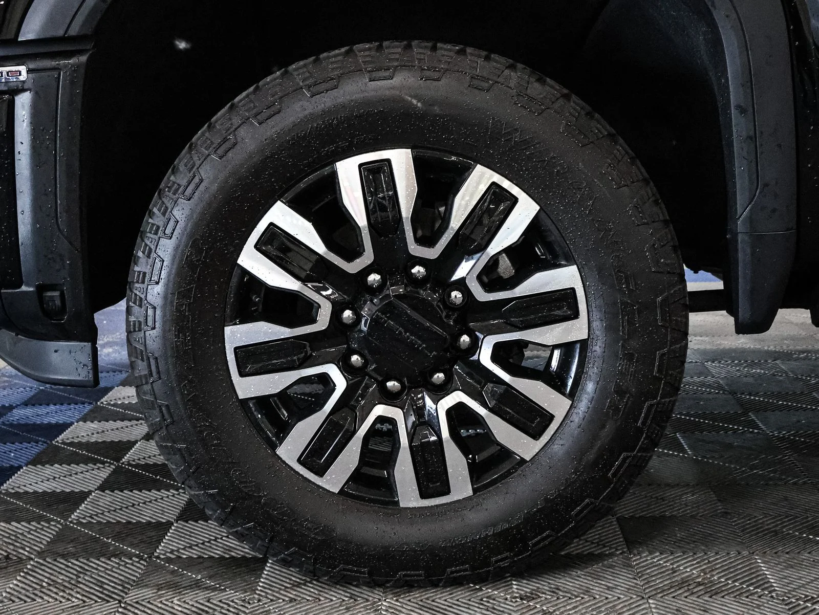 Certified Used 2024  GMC Denali Ultimate image 21