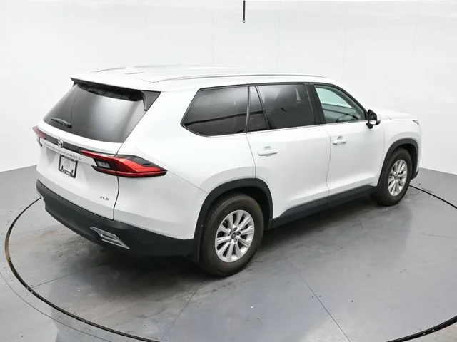 Used 2024 Wind Chill Pearl Toyota XLE image 23