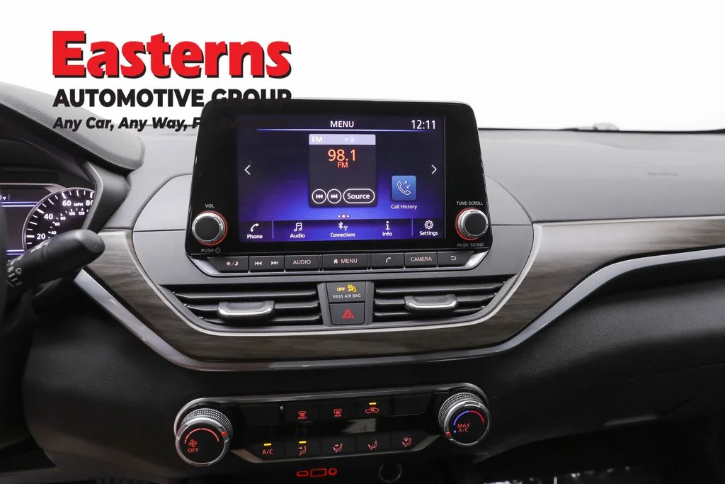 Used 2023 Red Nissan 2.5 SV image 12