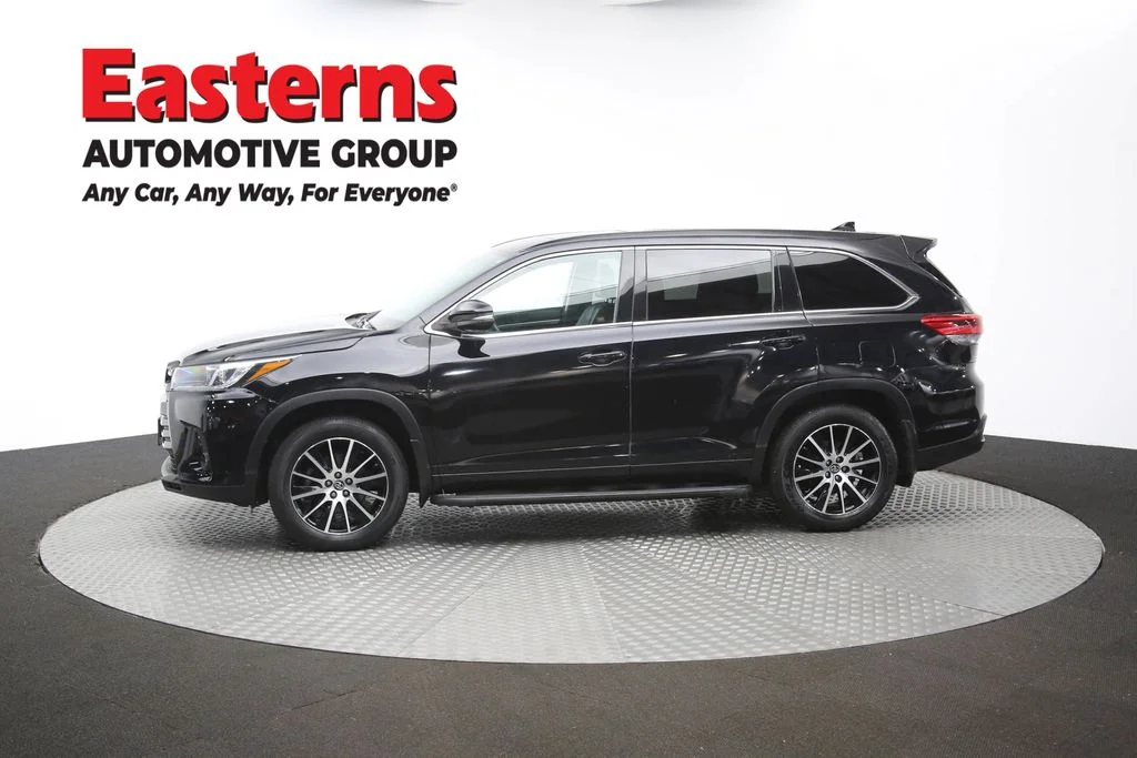 Used 2018 Black Toyota SE image 60