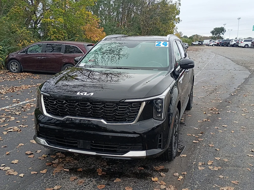 Used 2024 Ebony Black Kia S image 7
