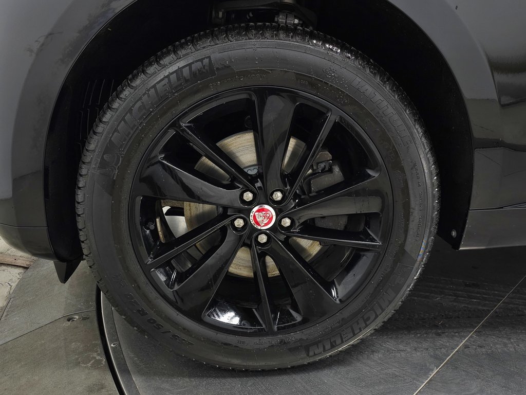 2022 JAGUAR F-PACE - Image 12